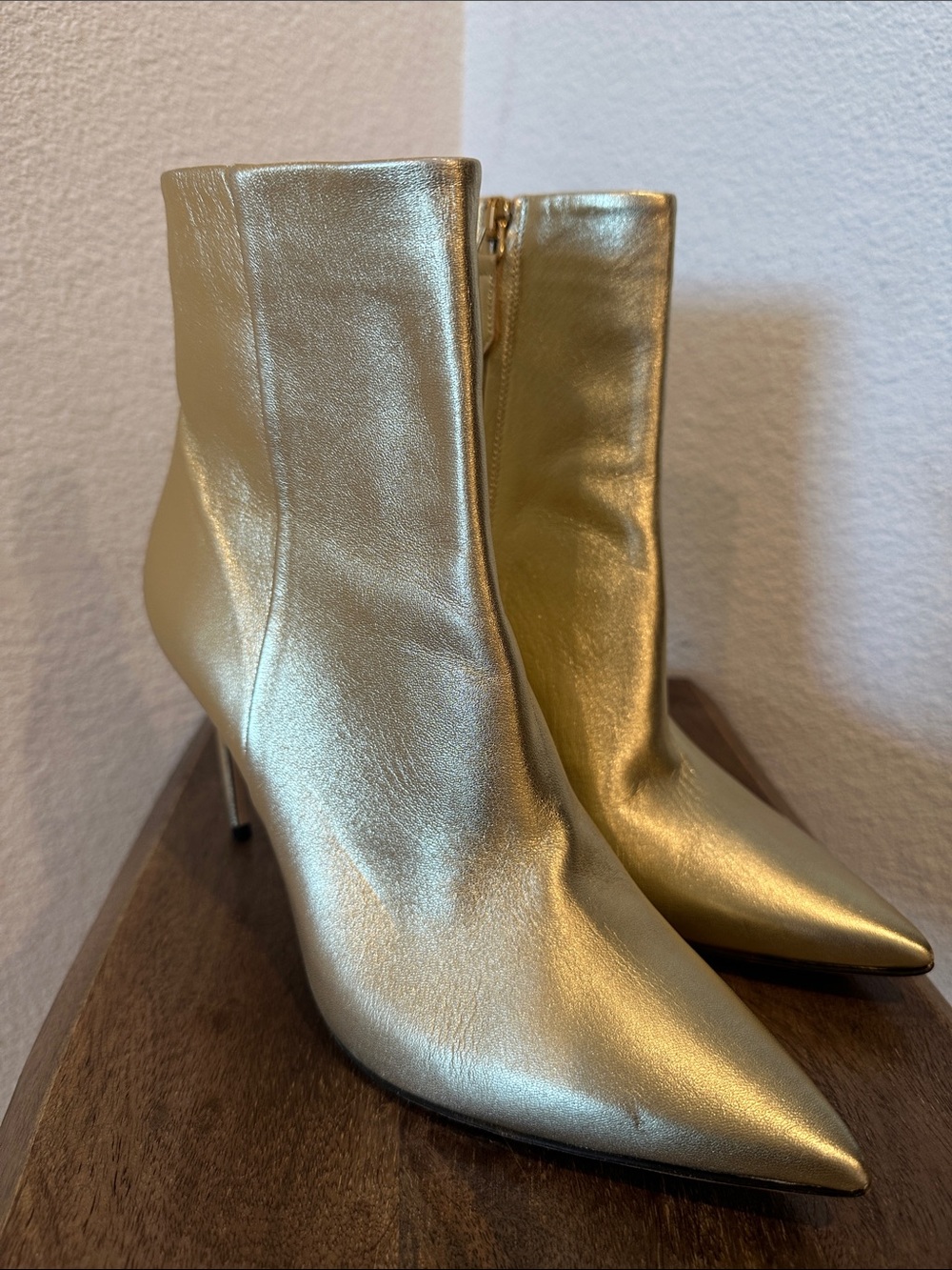 NEW Brian Atwood "Vida" Gold Metallic Women’s Leather Booties Size EU 38 / US 8